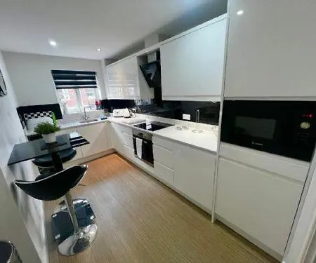 Majestic, Modern & Spacious Harbour-view With Parking * Whitby