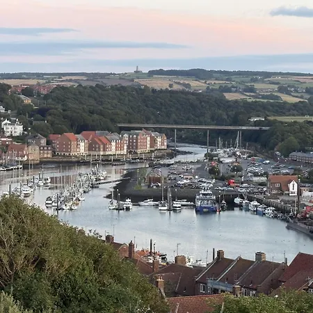 Majestic, Modern & Spacious Harbour-view With Parking *