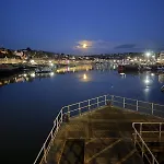 Majestic, Modern & Spacious Harbour-view With Parking 公寓 惠特比
