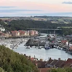 Majestic, Modern & Spacious Harbour-view With Parking *