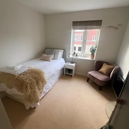 Majestic, Modern & Spacious Harbour-view With Parking