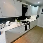 Majestic, Modern & Spacious Harbour-view With Parking *