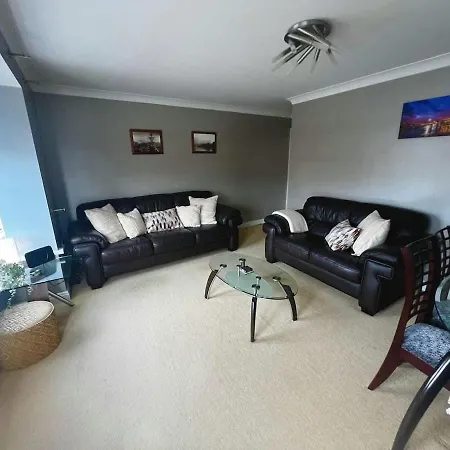 Apartment Majestic, Modern & Spacious Harbour-view With Parking Whitby